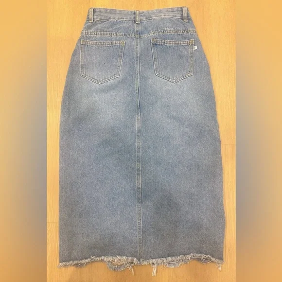 Demin Midi Skirt with Pockets - Picture 2 of 2